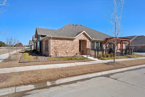 Exterior - 1028 3rd St, Argyle, TX 76226 photo 5 of 10