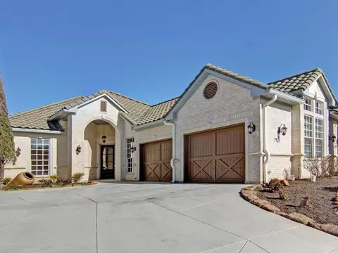 7425 Pebble Ridge Dr, Fort Worth, TX 76132