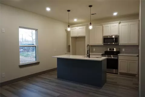 Kitchen - 405 W Hull St, Denison, TX 75020 photo 1 of 4