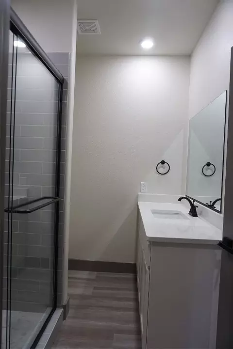Bath - 405 W Hull St, Denison, TX 75020 photo 2 of 7