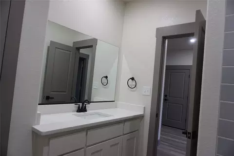 Bath - 405 W Hull St, Denison, TX 75020 photo 7 of 7