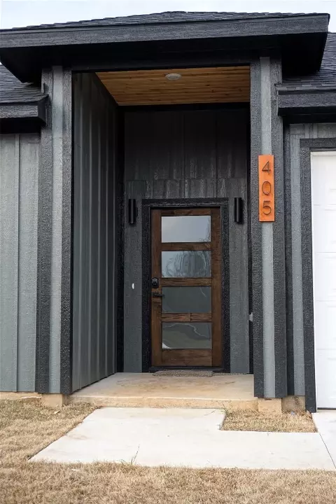 Entry Way - 405 W Hull St, Denison, TX 75020 photo 1 of 3