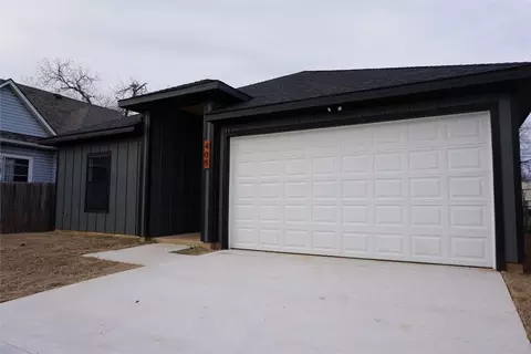 Exterior - 405 W Hull St, Denison, TX 75020 photo 2 of 3