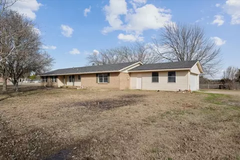1015 Fm 981, Trenton, TX 75490