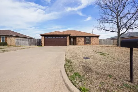 1710 Blackfoot Dr, Cleburne, TX 76033
