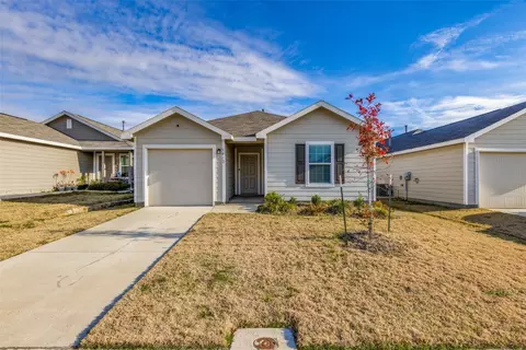 1412 Southwell Dr, Crandall, TX 75114