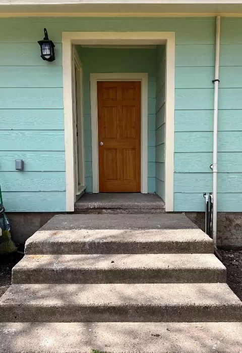 Exterior - 204 Sunset Dr, Comanche, TX 76442 photo 6 of 9