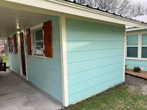 Exterior - 204 Sunset Dr, Comanche, TX 76442 photo 9 of 9