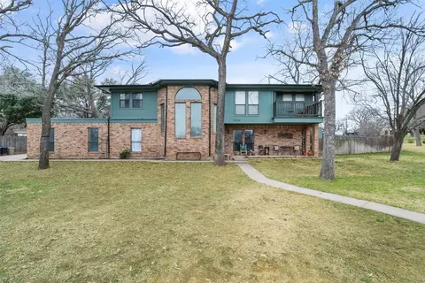 1204 Vera Ln, Kennedale, TX 76060