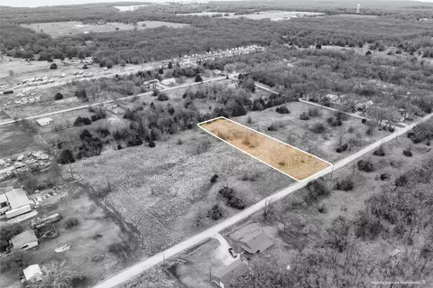 204 Kings Bridge Rd #4, West Tawakoni, TX 75474