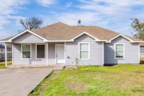 503 S Sycamore St, Leonard, TX 75452