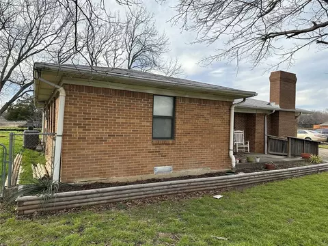 Exterior - 1327 Johns Ave, Lancaster, TX 75134 photo 2 of 12