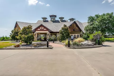 8425 Caprington Ln, Cleburne, TX 76033