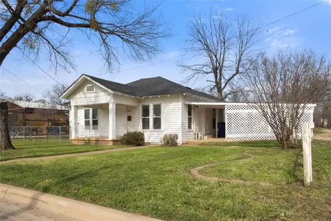 1006 3rd St, Brownwood, TX 76801