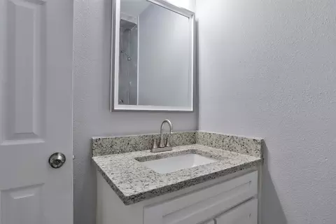 Bath - 201 Windward Way, Euless, TX 76040 photo 4 of 5