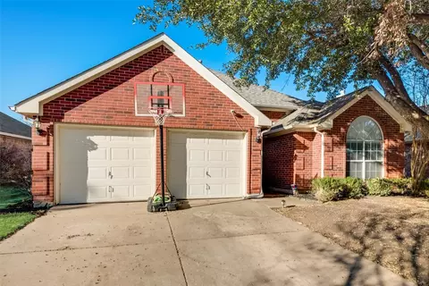 4817 Sabine St, Fort Worth, TX 76137