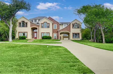 1736 Magic Valley Ln, Cedar Hill, TX 75104