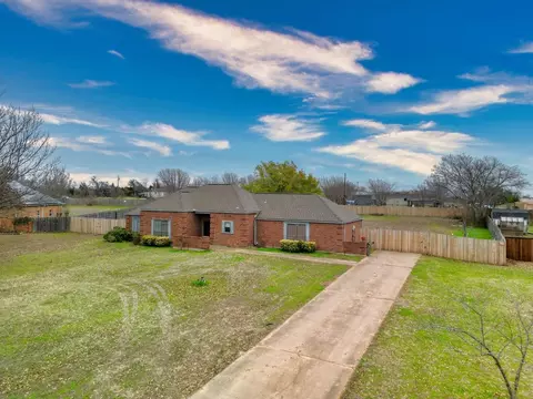 2302 Lake Ridge Rd, Glenn Heights, TX 75154