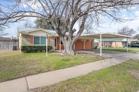 820 Opal St, Saginaw, TX 76179