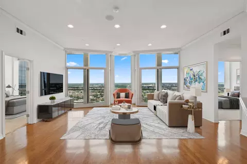 500 Throckmorton St #2207, Fort Worth, TX 76102