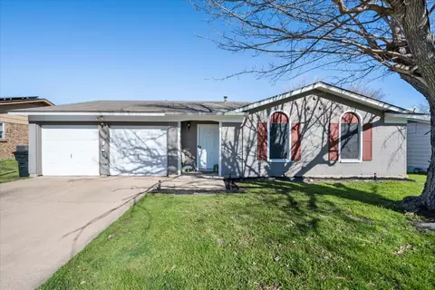 241 E Malone Ave, Crowley, TX 76036