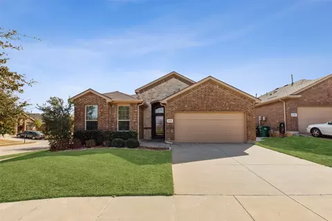5904 Longmont Dr, Denton, TX 76208