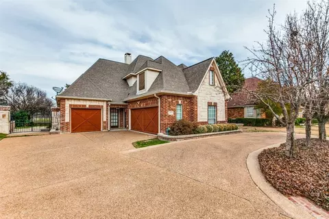 2913 Oak Point Dr, Garland, TX 75044