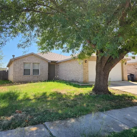 8729 Hunters Point Way, Fort Worth, TX 76123