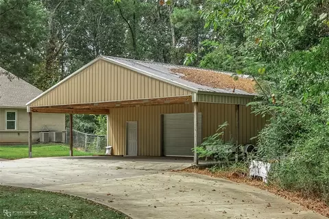 Exterior - 688 Crouch Rd, Benton, LA 71006 photo 6 of 7
