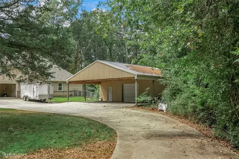 Exterior - 688 Crouch Rd, Benton, LA 71006 photo 5 of 7