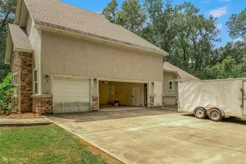 Exterior - 688 Crouch Rd, Benton, LA 71006 photo 7 of 7