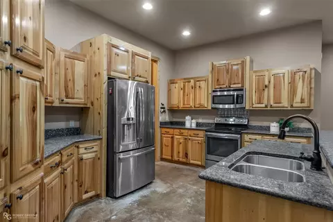 Kitchen - 688 Crouch Rd, Benton, LA 71006 photo 4 of 4