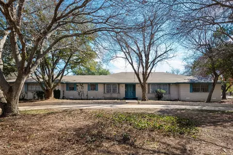 107 Chapman Cir, Waxahachie, TX 75165