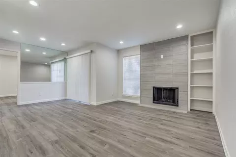 18333 Roehampton Dr #215, Dallas, TX 75252