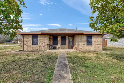712 Maple St, Howe, TX 75459