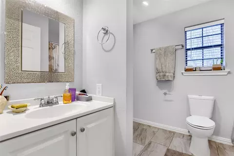 Bath - 712 Maple St, Howe, TX 75459 photo 1 of 3
