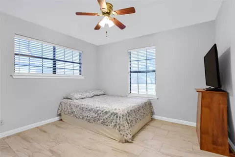 Bedroom - 712 Maple St, Howe, TX 75459 photo 6 of 7