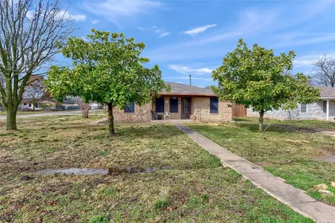 Exterior - 712 Maple St, Howe, TX 75459 photo 7 of 7