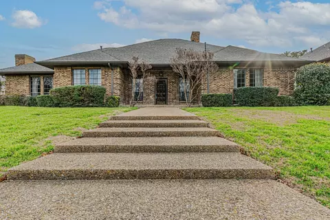 703 Robin Dr, Rockwall, TX 75087