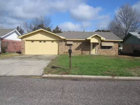221 Bagin St, Whitesboro, TX 76273