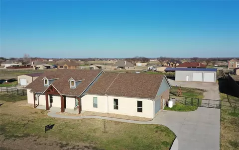 7320 Sandstone Dr, Sanger, TX 76266