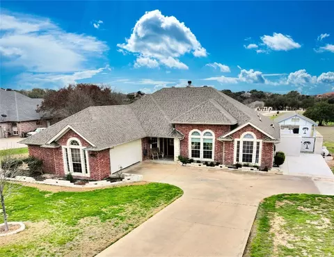 2205 Wills Way Dr, Granbury, TX 76049