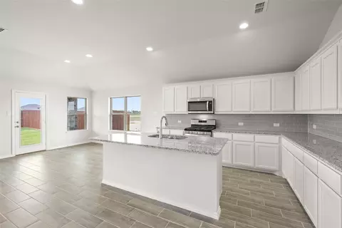1908 Cheyenne Dr, Cleburne, TX 76033 photo 12