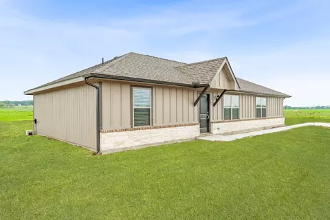 1400 Cottonwood Trl, Poolville, TX 76487