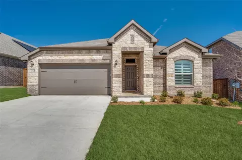 3704 Maroon Creek Rd, Aubrey, TX 76227