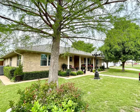 501 Westwood St, Breckenridge, TX 76424
