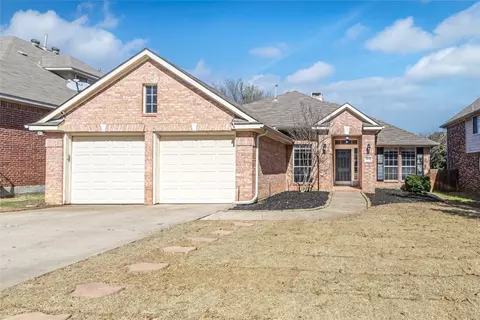1508 Knoll Ridge Cir, Corinth, TX 76210