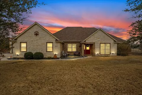822 Lester Burt Rd, Farmersville, TX 75442