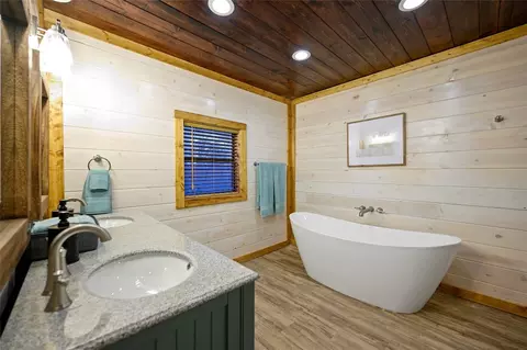 Bath - 89 Greenling Rd, Broken Bow, OK 74728 photo 1 of 7