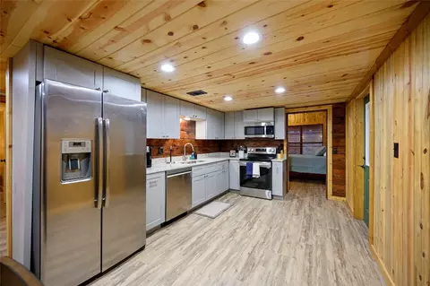 Kitchen - 89 Greenling Rd, Broken Bow, OK 74728 photo 1 of 3